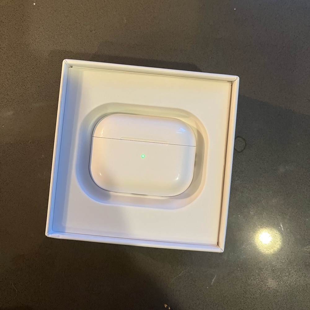 Apple AirPods (2nd Generation)